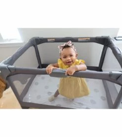 4moms Breeze GO Playard 13 4moms Breeze GO Playard -Graco Store 4moms breeze go playard 37