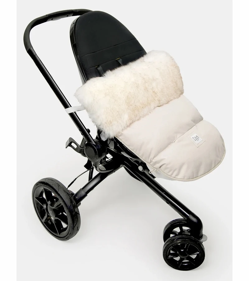 7 A.M. Enfant Plushpod Footmuff - Tundra Heather Beige / White Faux Fur (0-18m) 5 7 A.M. Enfant Plushpod Footmuff - Tundra Heather Beige / White Faux Fur (0-18m) - Image 3