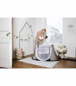 Aeromoov Instant Travel Cot - White Sand -Graco Store aeromoov instant travel cot white sand 165