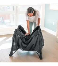 Chicco Dash Quick-Fold Playard - Charcoal -Graco Store chicco dash quick fold playard charcoal 164