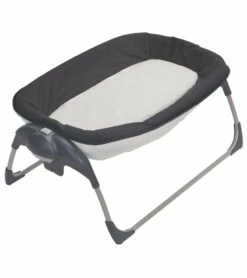 Graco Pack 'n Play Portable Seat & Changer Playard - Affinia -Graco Store graco pack n play portable seat changer playard affinia 60