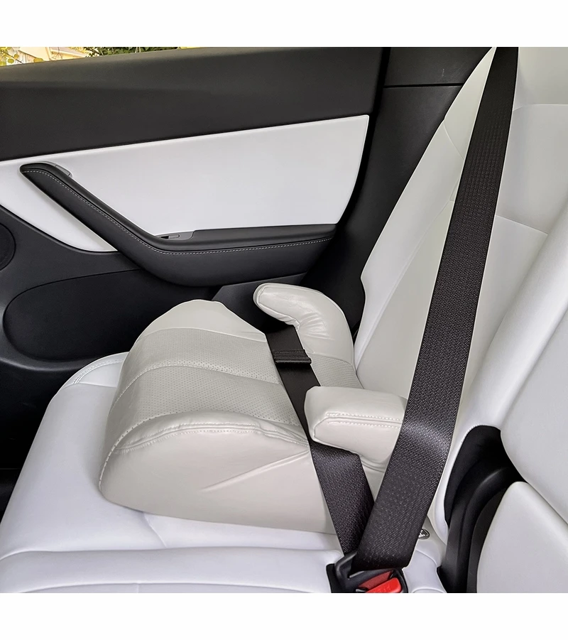 HideandSeat Backless Booster Seat - Black 6 HideandSeat Backless Booster Seat - Black - Image 4