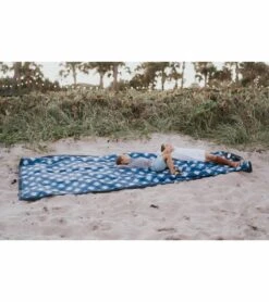 Little Unicorn Outdoor Blanket 5 X 10 - Navy Plaid -Graco Store little unicorn outdoor blanket 5 x 10 navy plaid 125
