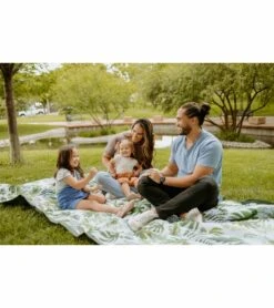 Little Unicorn Outdoor Blanket 5 X 10 - Tropical Leaf -Graco Store little unicorn outdoor blanket 5 x 10 tropical leaf 141