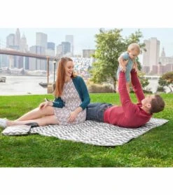 Skip Hop Central Park Outdoor Blanket - Triangles -Graco Store skip hop central park outdoor blanket triangles 224
