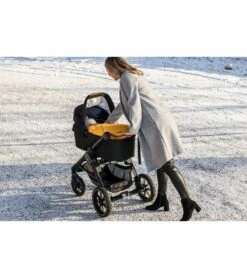 Voksi Explorer Footmuff - Black / Flying -Graco Store voksi explorer footmuff black flying 121